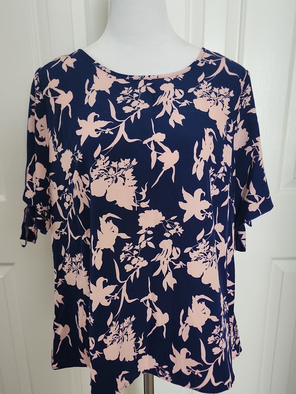 Women's Navy Blue & Blush Floral Tee